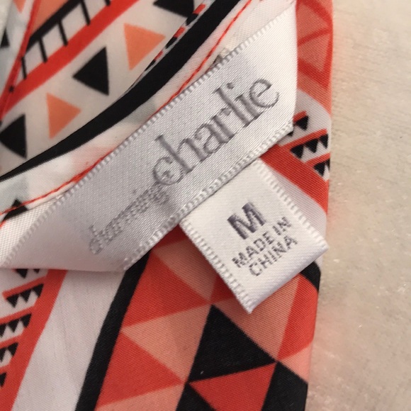 Coral geometric sleeveless dress.  Skirt is lined - Picture 4 of 4